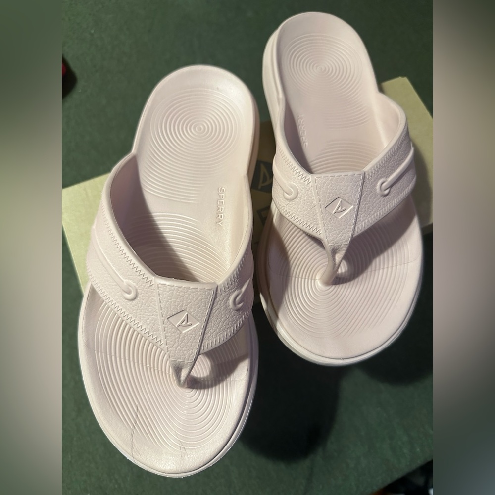 Sperry flip flops